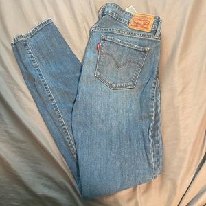 Medium Wash Levi Skinny Jeans